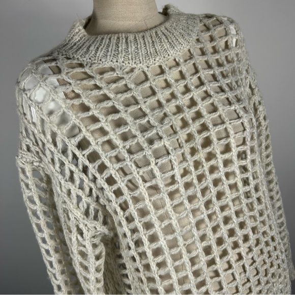 ❤️ Urban Outfitters Open Square Knit Holes Cream Oversized Sweater S - Picture 3 of 11